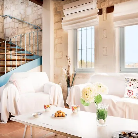 Beachfront Turquoise With Private Pool, Bbq And Ping Pong Table * Chania (Crete)