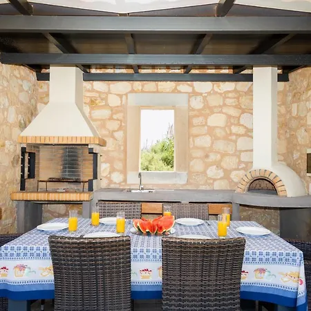 Beachfront Turquoise With Private Pool, Bbq And Ping Pong Table Chania (Crete)