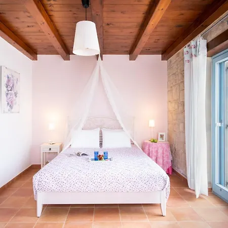 Beachfront Turquoise With Private Pool, Bbq And Ping Pong Table Villa