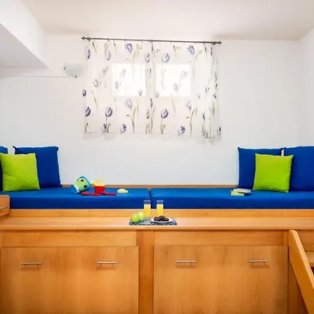 Villa Beachfront Turquoise With Private Pool, Bbq And Ping Pong Table Chania (Crete)