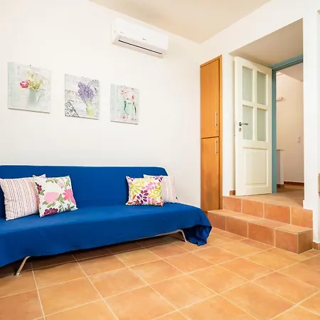 Beachfront Turquoise With Private Pool, Bbq And Ping Pong Table Chania (Crete)
