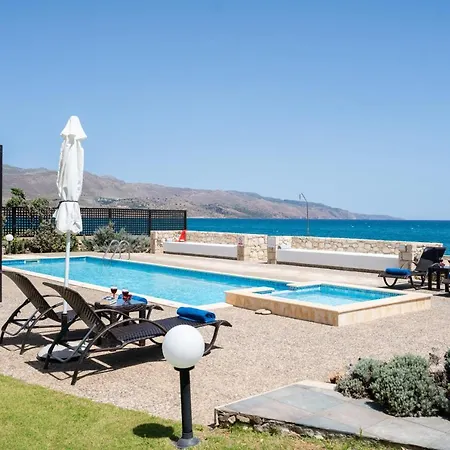 Beachfront Turquoise With Private Pool, Bbq And Ping Pong Table