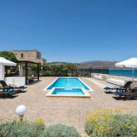 Villa Beachfront Turquoise With Private Pool, Bbq And Ping Pong Table