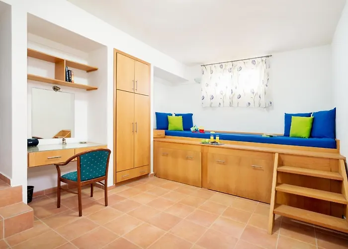 Βίλα Beachfront Turquoise With Private Pool, Bbq And Ping Pong Table Χανιά