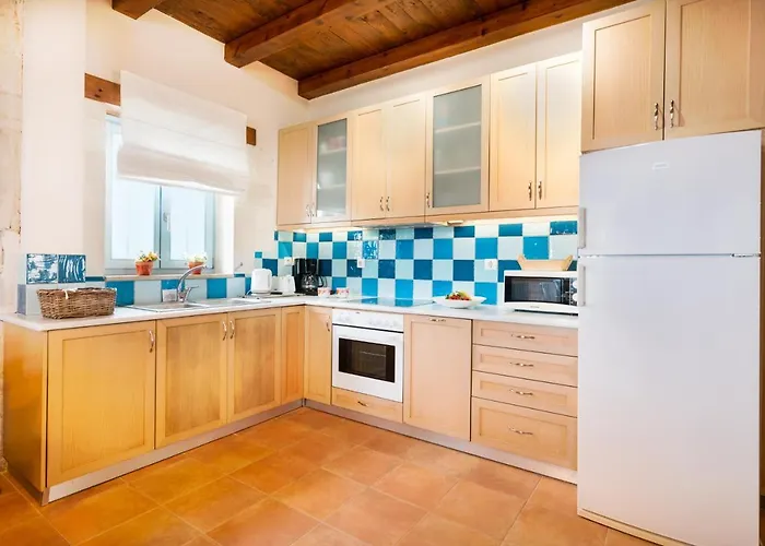 Villa Beachfront Turquoise With Private Pool, Bbq And Ping Pong Table Chania (Crete)