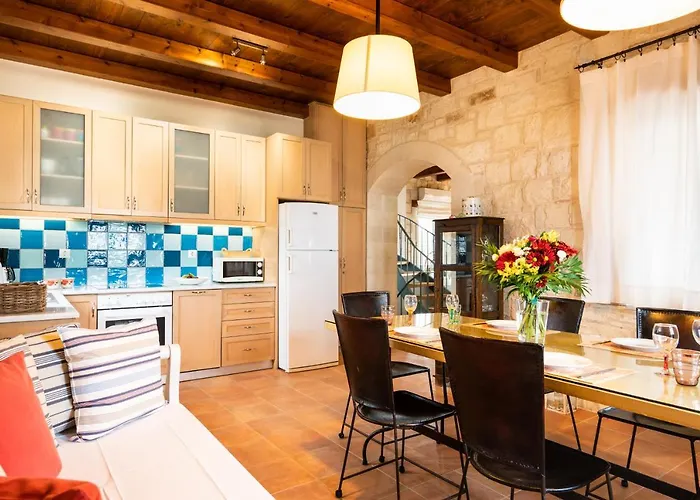 Beachfront Turquoise With Private Pool, Bbq And Ping Pong Table * Chania (Crete)