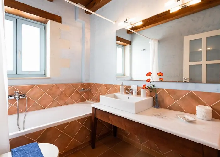 Beachfront Turquoise With Private Pool, Bbq And Ping Pong Table