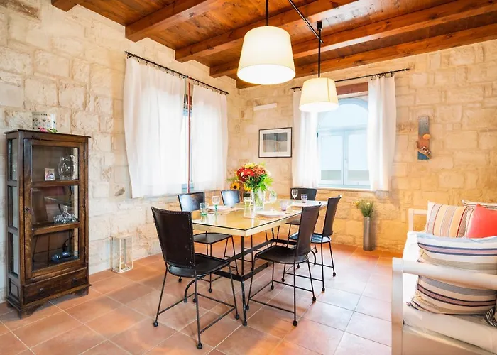 Beachfront Turquoise With Private Pool, Bbq And Ping Pong Table *