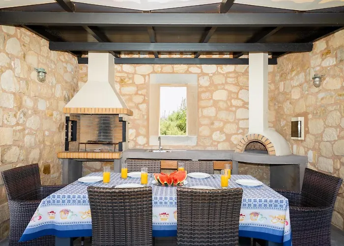Beachfront Turquoise With Private Pool, Bbq And Ping Pong Table Χανιά