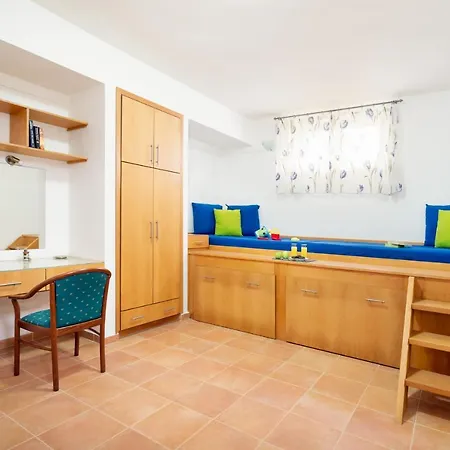 Βίλα Beachfront Turquoise With Private Pool, Bbq And Ping Pong Table Χανιά