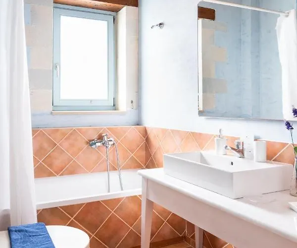 Villa Beachfront Turquoise With Private Pool, Bbq And Ping Pong Table