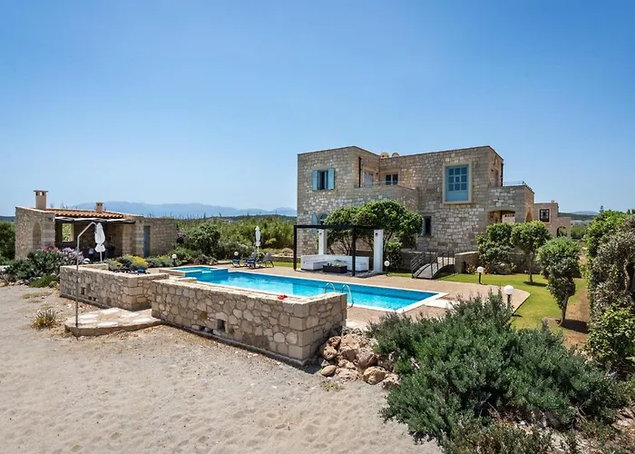 Villa Beachfront Turquoise With Private Pool, Bbq And Ping Pong Table La Canea