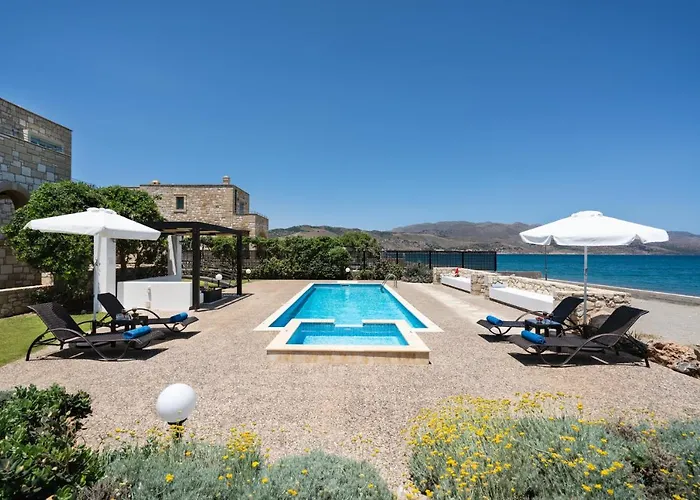 Beachfront Turquoise With Private Pool, Bbq And Ping Pong Table